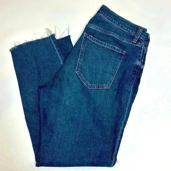 Old Navy Boyfriend Mid Rise Jeans Distressed Size 6 Fringe Cut Off Denim Country - Picture 3 of 7